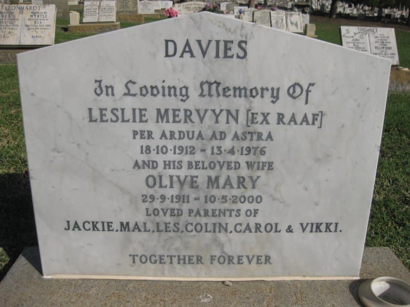 Leslie Mervyn DAVIES gravestone