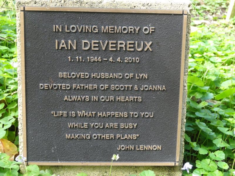 Ian DEVEREUX gravestone
