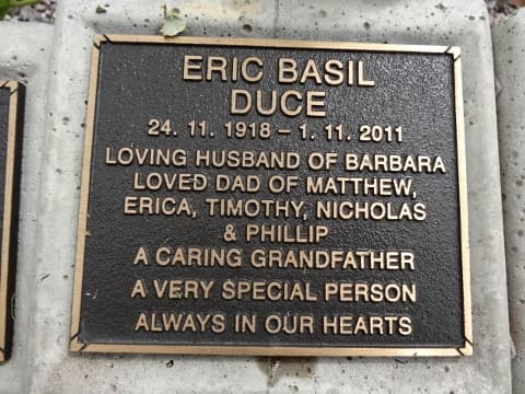 Eric Basil DUCE gravestone
