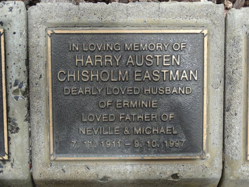 Harry Austen Chisholm EASTMAN gravestone