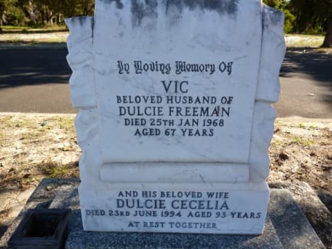 Victor Garrard Bernard FREEMAN gravestone