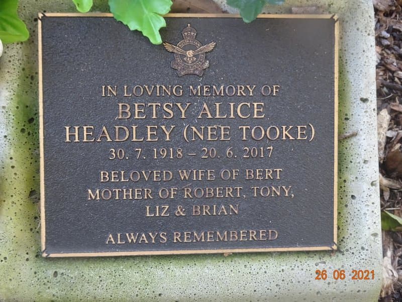 Albert George HEADLEY gravestone photograph 2