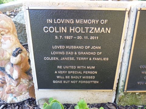 Colin Ernest HOLTZMAN gravestone