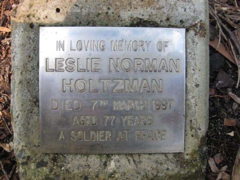 Leslie Norman HOLTZMAN gravestone