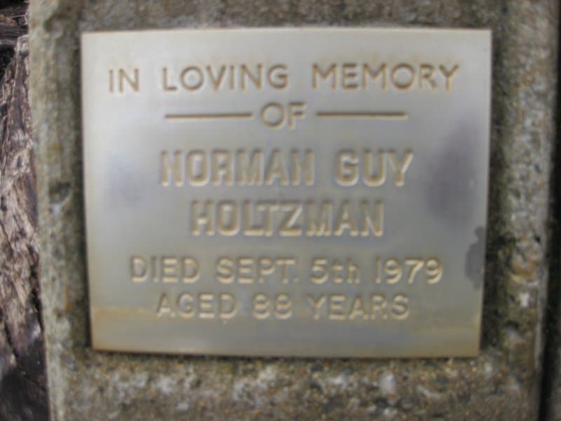 Norman Guy HOLTZMANN gravestone