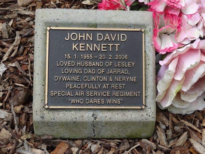 John David KENNETT gravestone