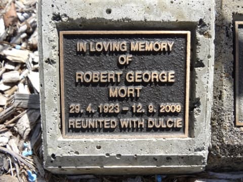 Robert George MORT gravestone
