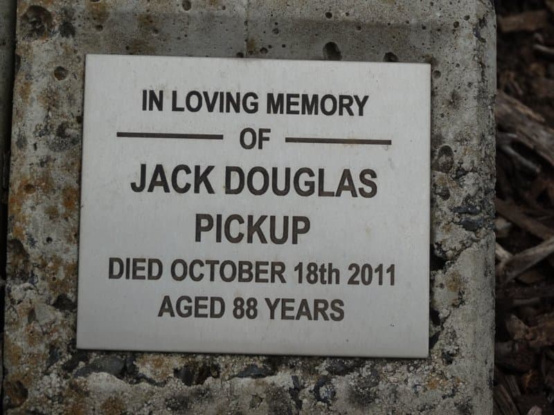 Jack Douglas PICKUP gravestone
