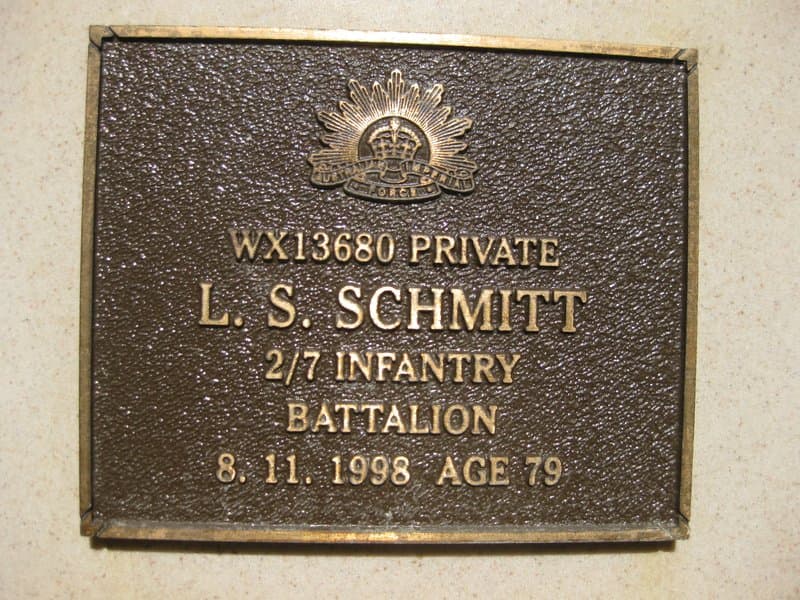 Leslie Stanton SCHMITT gravestone