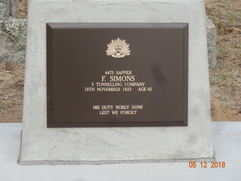 Felix Leonard SIMONS gravestone