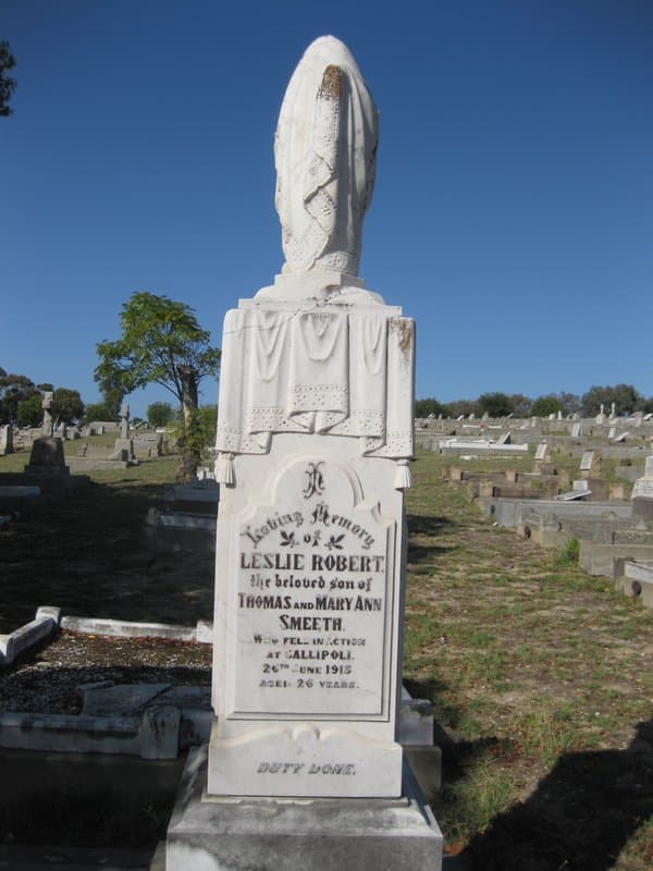 Leslie Lester Robert SMEETH gravestone