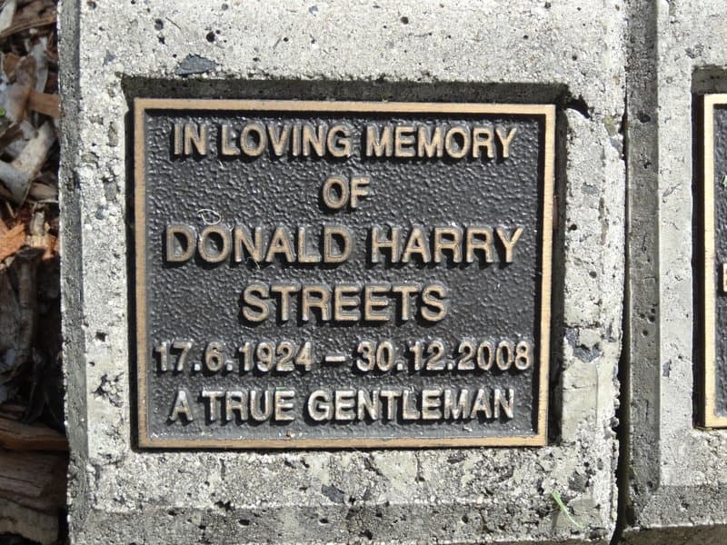 Donald Harry STREETS gravestone