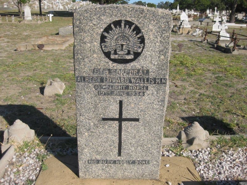 Albert Edward WALLIS gravestone