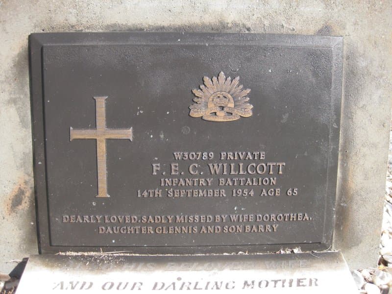 Frederick Edmund Clifton WILLCOTT gravestone