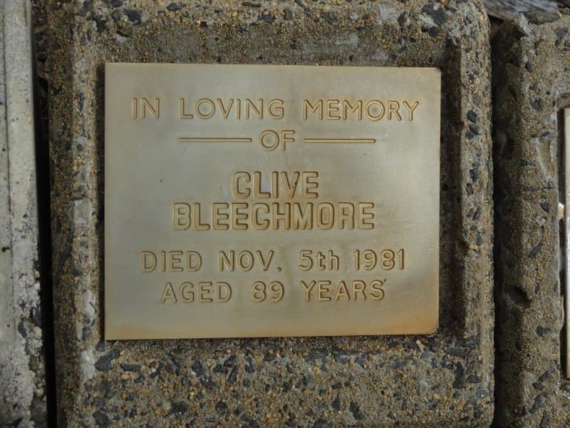 Clive BLEECHMORE gravestone photograph 3