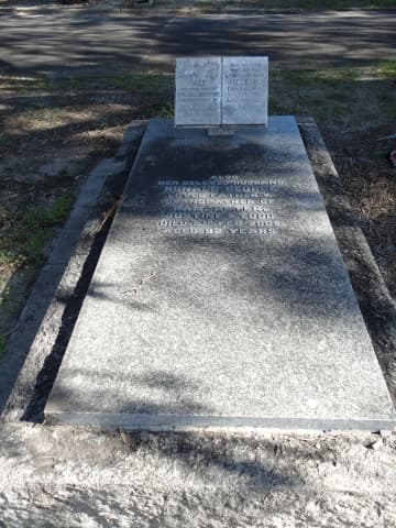 Ronald George DAVENPORT gravestone photograph 2