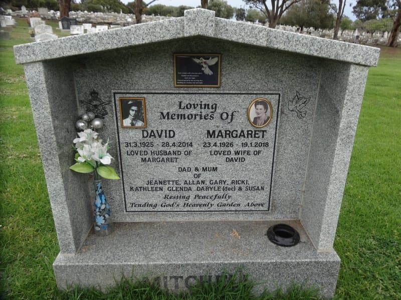 David Hector MITCHELL gravestone photograph 3