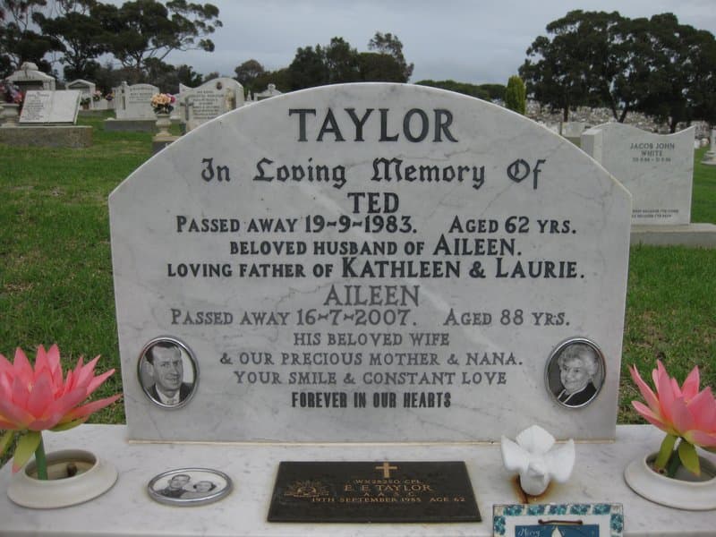 Edward Ellis TAYLOR gravestone photograph 2