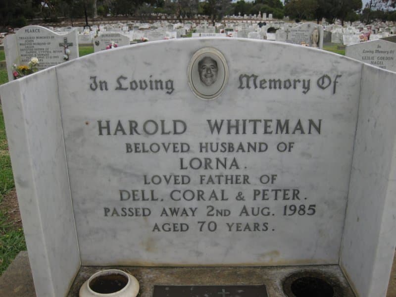 Harold Gladstone WHITEMAN gravestone photograph 2
